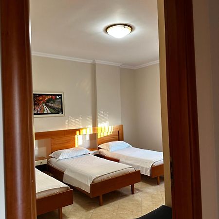 Ami Apartament Vlorë Eksteriør billede