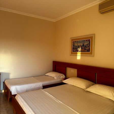 Ami Apartament Vlorë Eksteriør billede