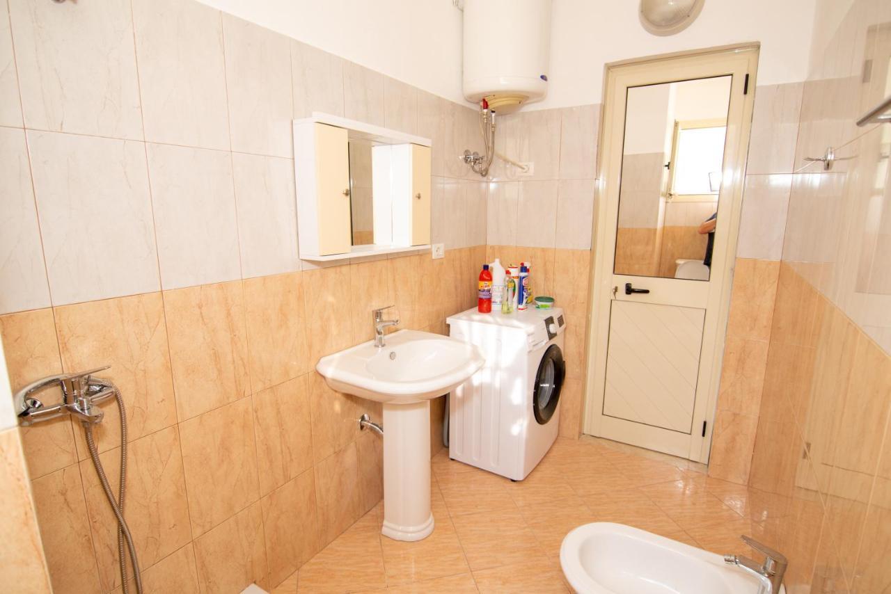 Ami Apartament Vlorë Eksteriør billede