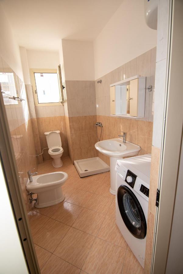 Ami Apartament Vlorë Eksteriør billede