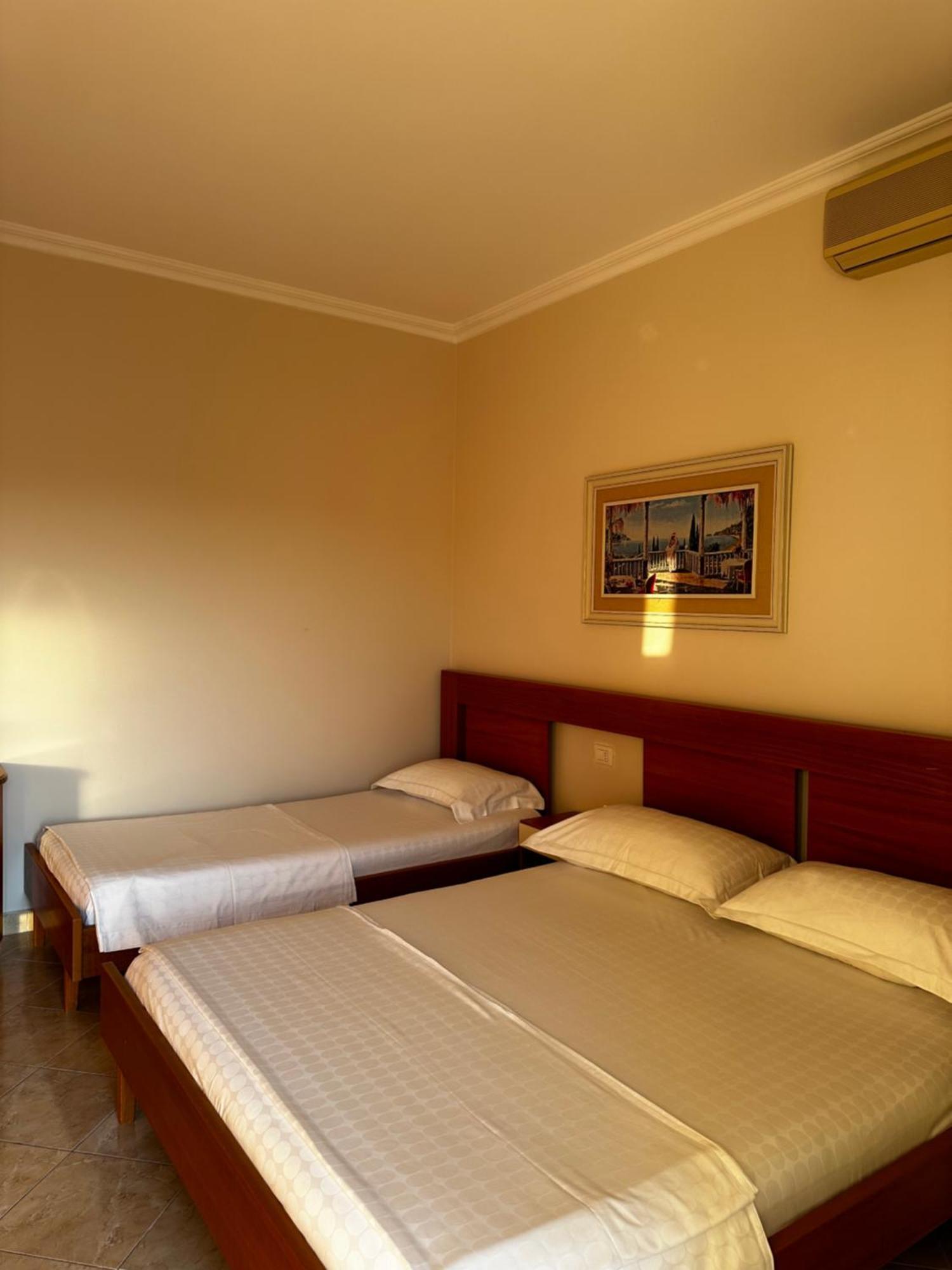Ami Apartament Vlorë Eksteriør billede